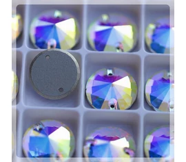 Varrható ruhadíszek