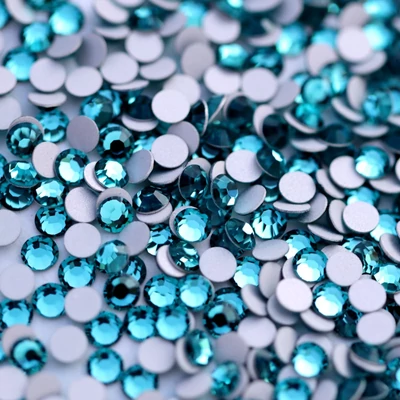 preciosa strasszkő ss5 méretben zircon blue színben