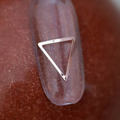 zodiac szegecs körömdísz rose gold háromszög