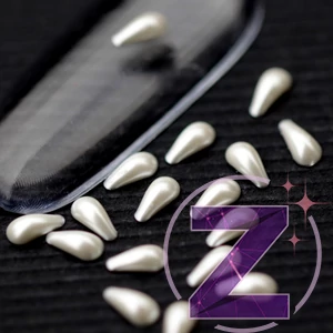 Kép 1/2 - félgyöngy körömdísz mini fehér cseppforma