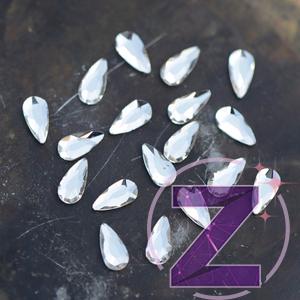 Kép 1/3 - csepp alakú formakő crystal színben