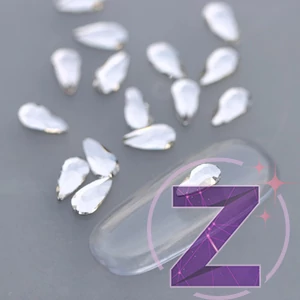 Kép 2/3 - csepp alakú formakő crystal színben