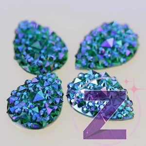 Kép 1/2 - ragasztható smink dísz csepp formában emerald ab színben