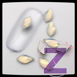 Kép 1/3 - swarovski formakő flame white opal