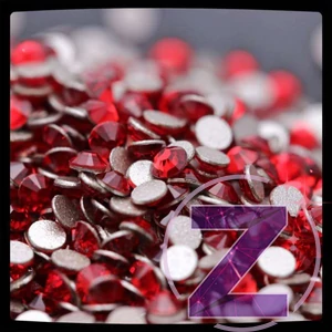Kép 1/2 - swarovski strasszkő ss9 méretben light siam színben