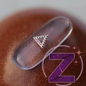 Kép 2/2 - szegecs körömdísz rose gold háromszög