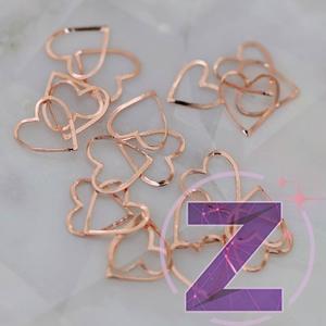 Kép 2/2 - szegecs körömdísz rose gold színben