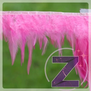 Kép 2/3 - toll ruhadekoráció pink nagy tollakkal