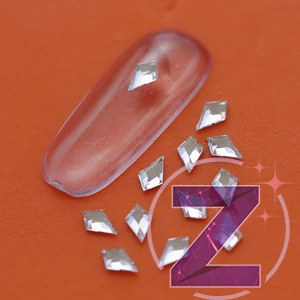 Kép 2/2 - strassz formakő crystal mini deltoid