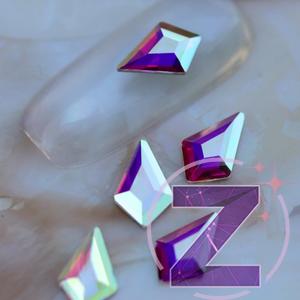 Kép 2/2 - strassz formakő crystal ab színben deltoid