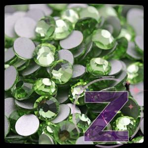 Kép 2/2 - zodiac strasszkő ss20 méretben peridot színben