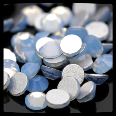 zodiac strasszkő ss10 méretben air blue opal színben