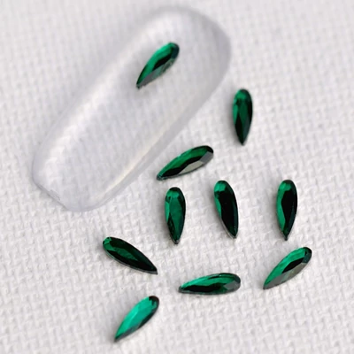 csepp alakú formakő emerald színben