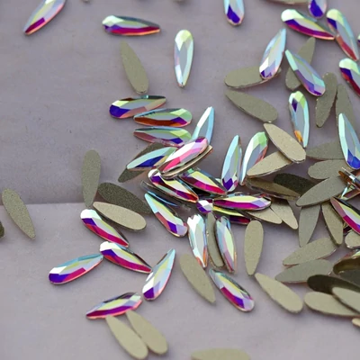 csepp alakú formakő színjátszó színben