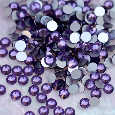 zodiac strasszkő ss30 méretben tanzanite színben