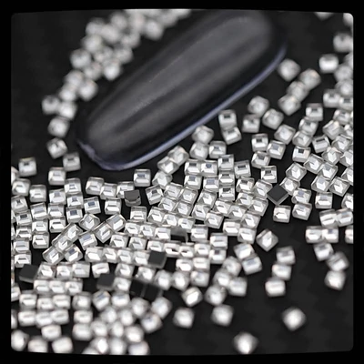 strassz formakő 1.5mm-es négyzet crystal színben