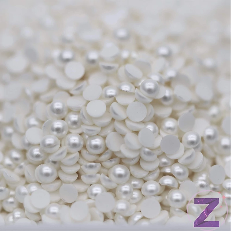 félgyöngy körömdísz 2mm átmérőjű hófehér színben
