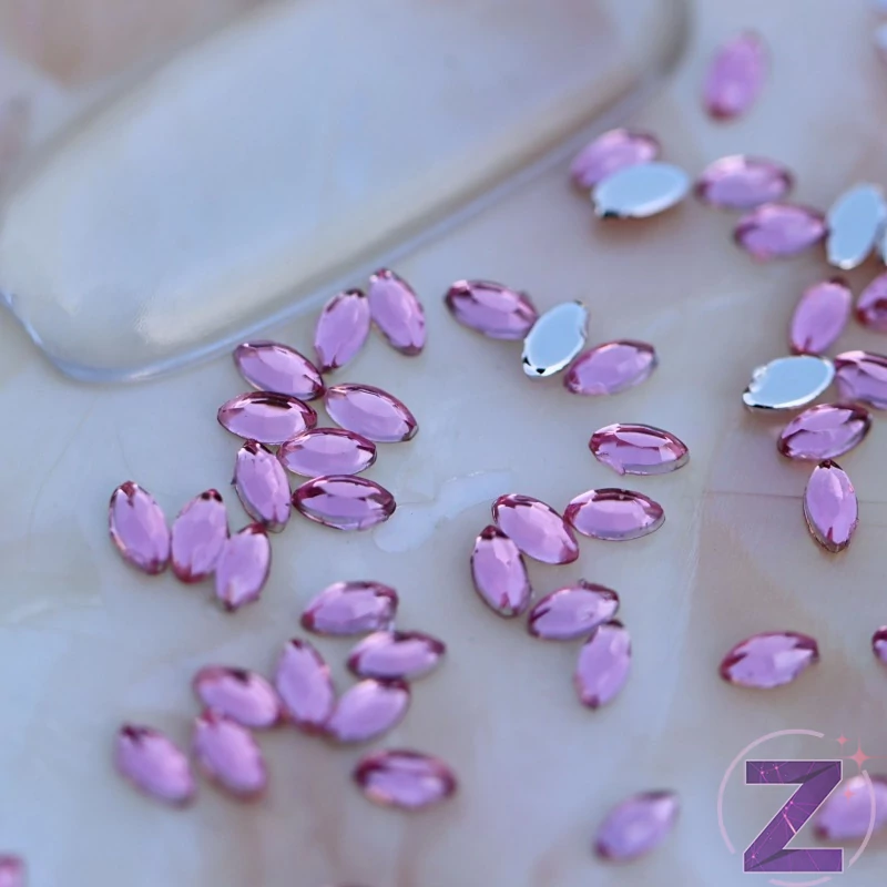 akril forma zabszem alakban light rose színben