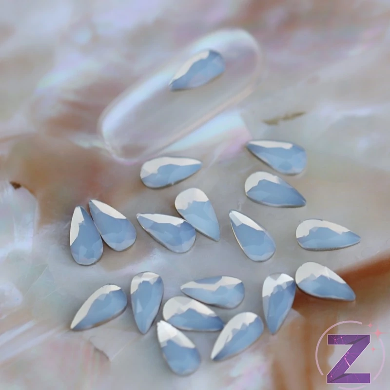 csepp alakú formakő white opal színben