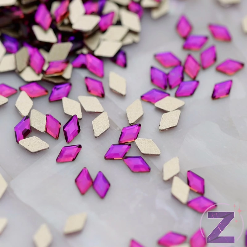 strassz formakő purple flame rombusz