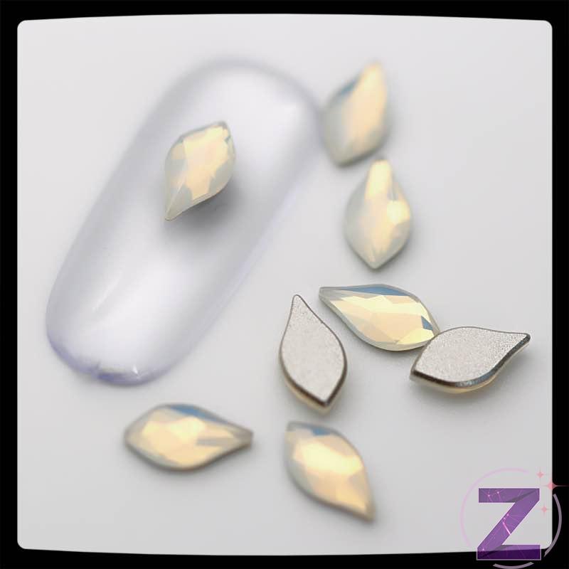 swarovski formakő flame white opal