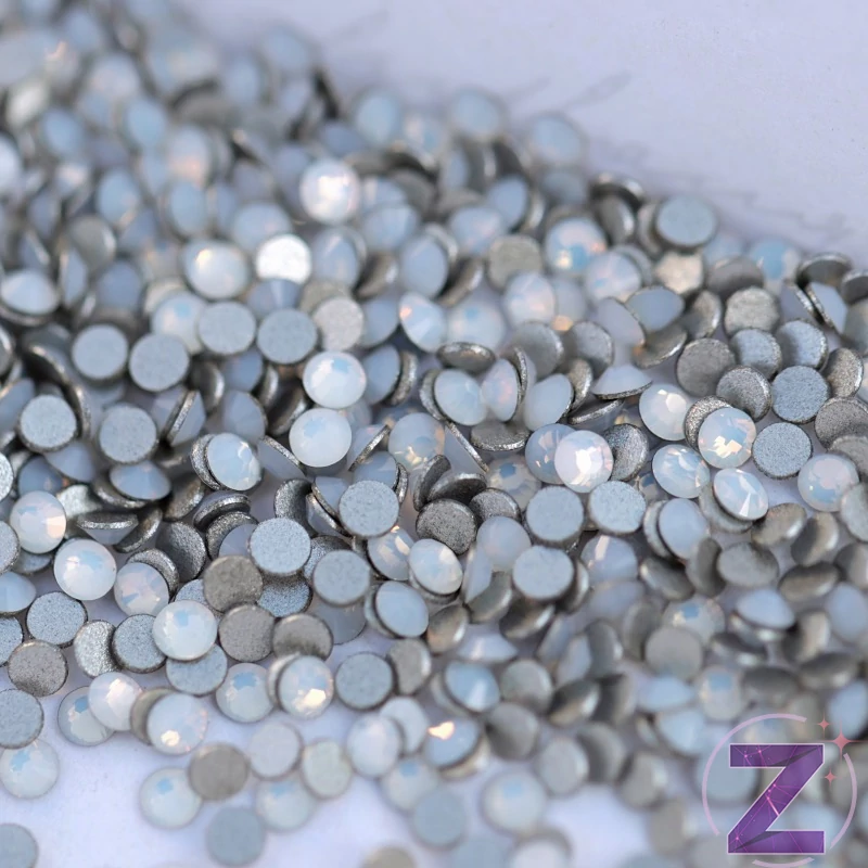 swarovski strasszkő ss5 méretben white opal színben