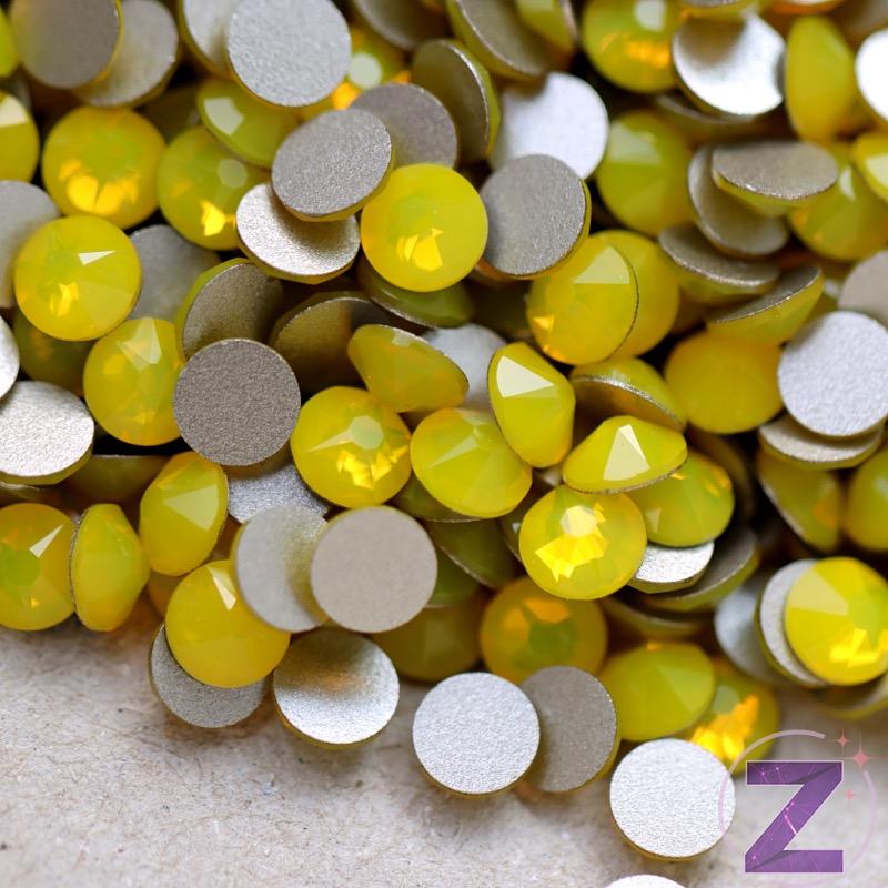 swarovski strasszkő ss5 méretben yellow opal színben