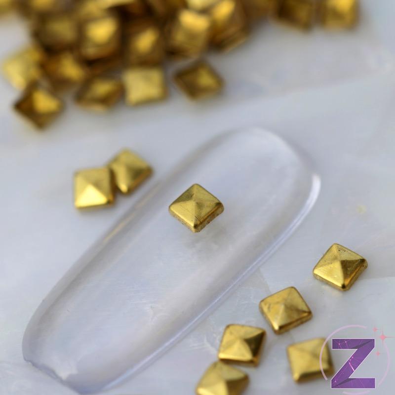 ruhára is vasalható aluminium szegecs négyzet