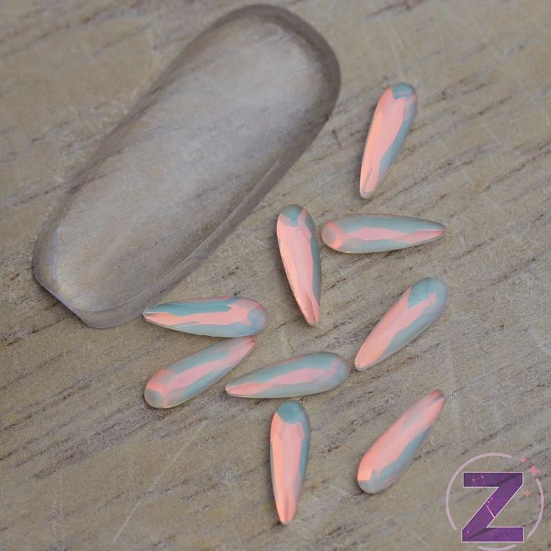 csepp alakú formakő peach opal színben