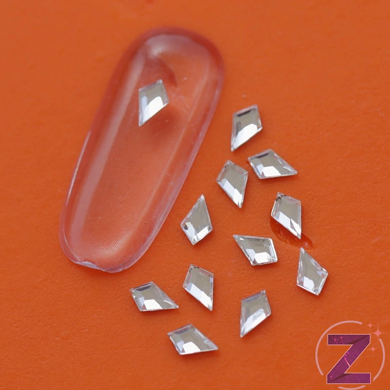 strassz formakő crystal mini deltoid