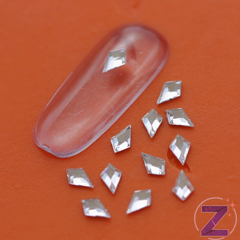strassz formakő crystal mini deltoid