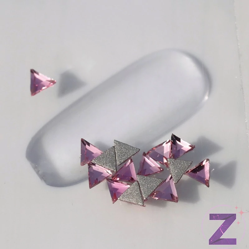 strassz formakő light rose háromszög