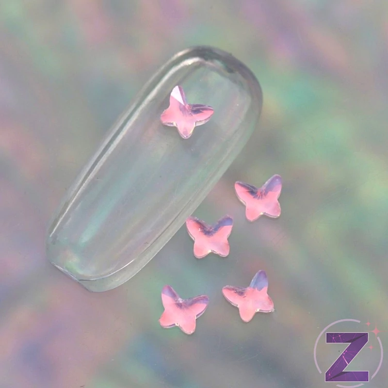 strassz formakő light rose opal pici pillangó