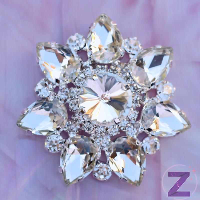 varrható ruhadísz kerek formában crystal színű kövekkel