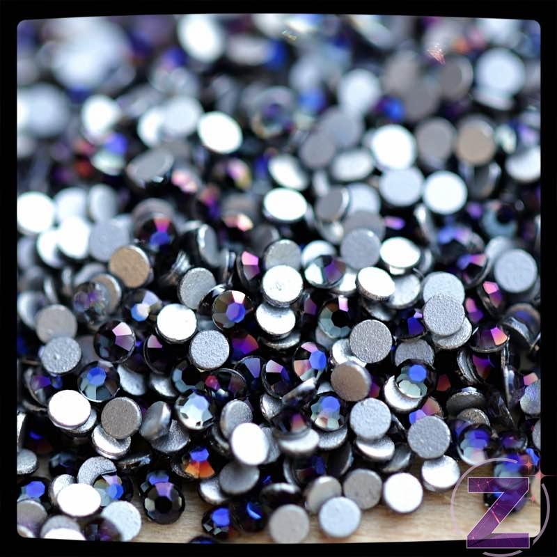zodiac strasszkő violet black színben