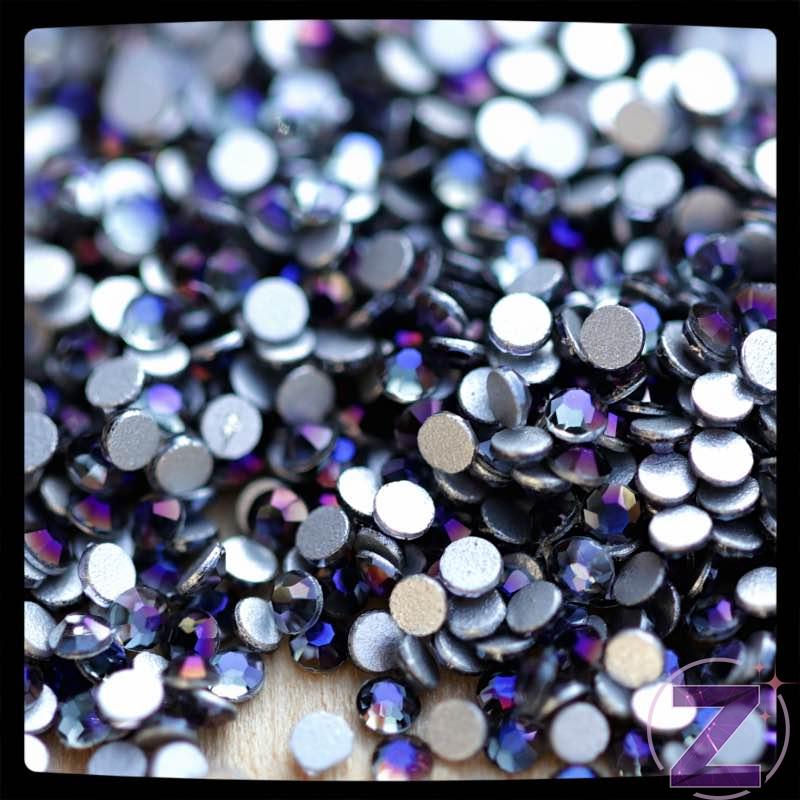 zodiac strasszkő violet black színben